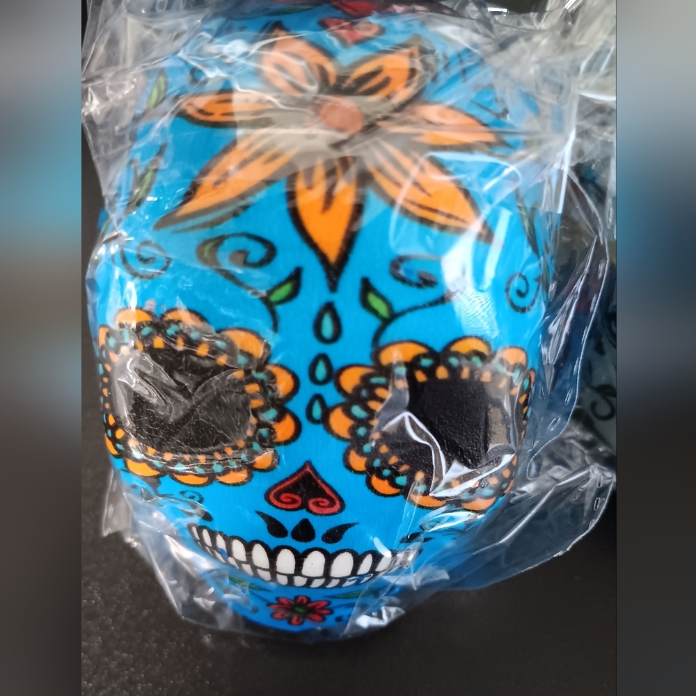 3 Squishie Skulls - Day of the Dead - Picture 3 of 5
